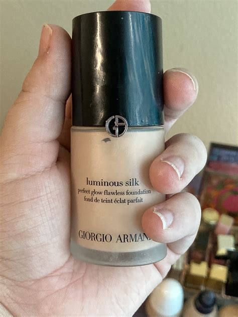 armani luminous foundation reviews.